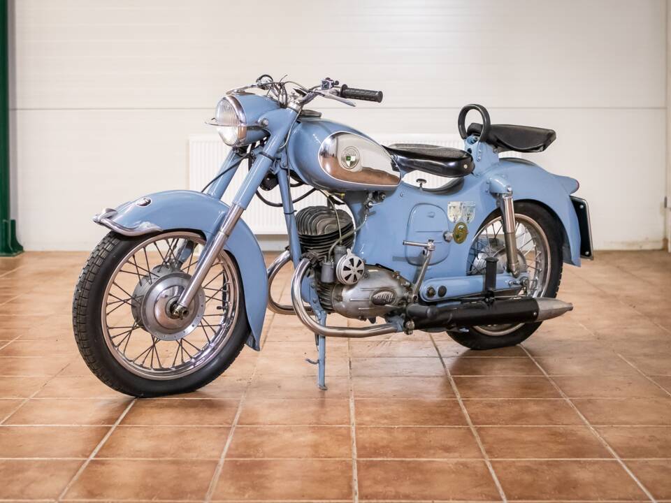 Image 1/16 de Puch 175 SV (1953)