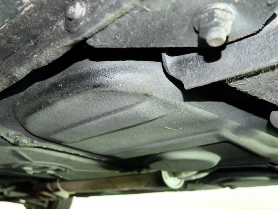 Bild 21/25 von BMW 323i (1983)