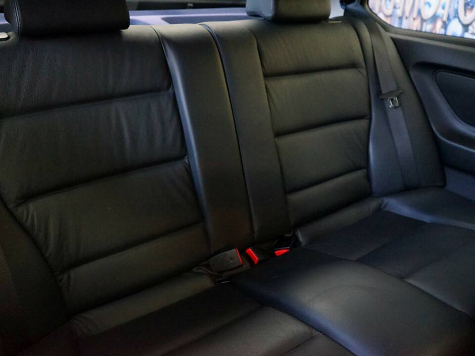 Imagen 22/32 de BMW 323ti Compact (1998)