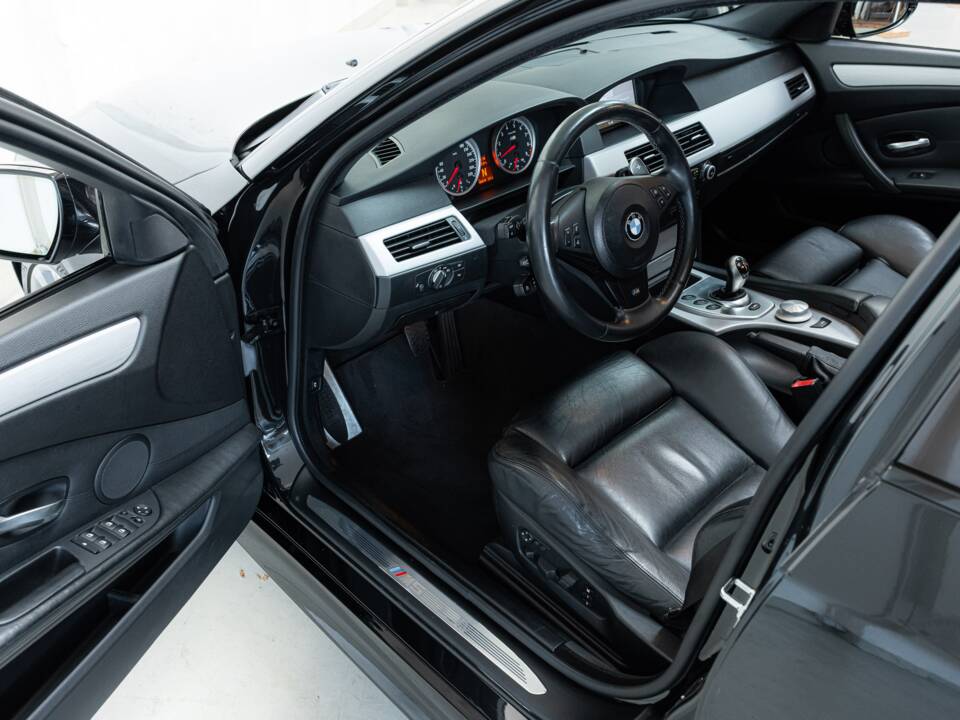 Bild 6/32 von BMW M5 Touring (2007)