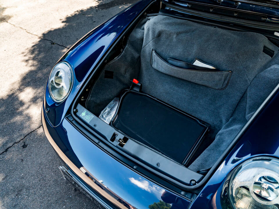 Image 21/47 of Porsche 911 Carrera (1997)