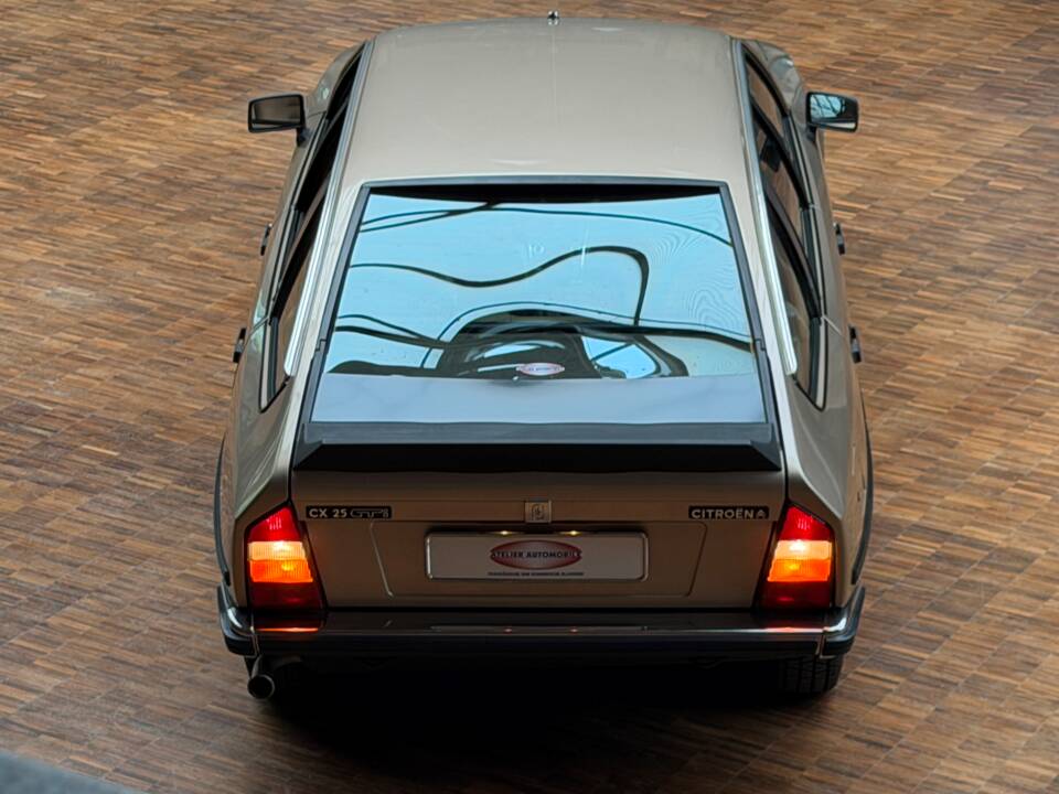 Image 7/43 de Citroën CX 25 GTi (1984)