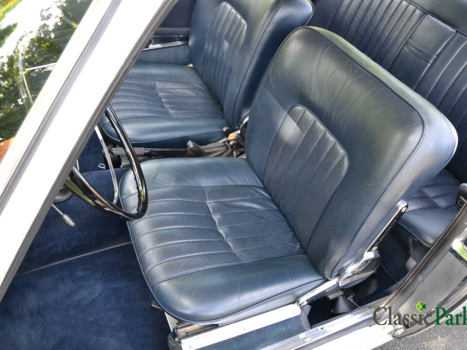 Image 18/50 of BMW 2000 CS (1970)