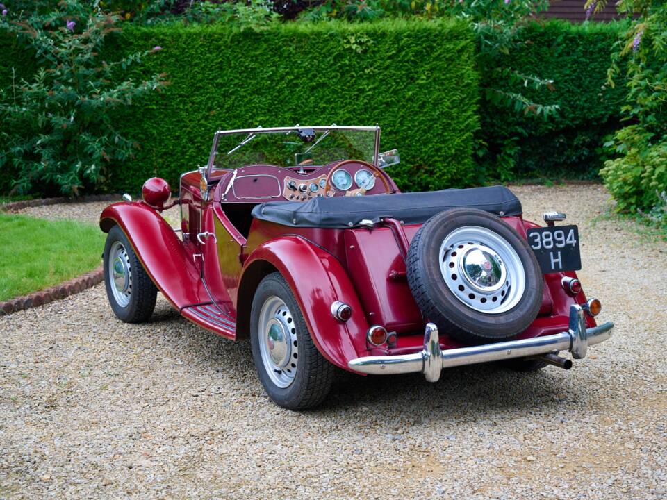 Image 37/50 of MG TD (1953)