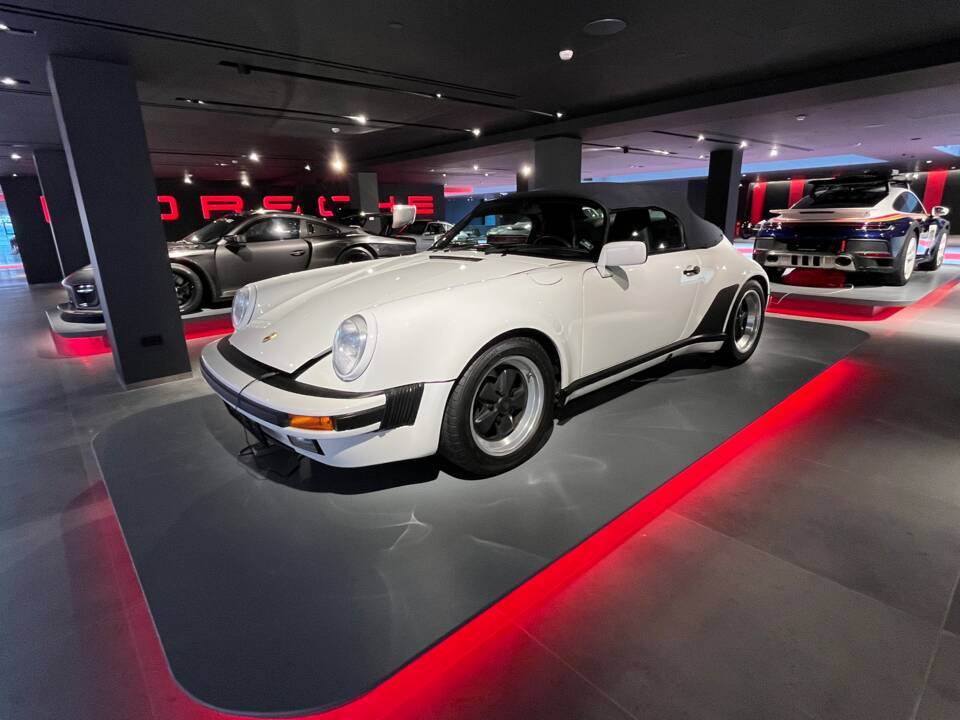 Imagen 2/4 de Porsche 911 Speedster 3.2 (1989)