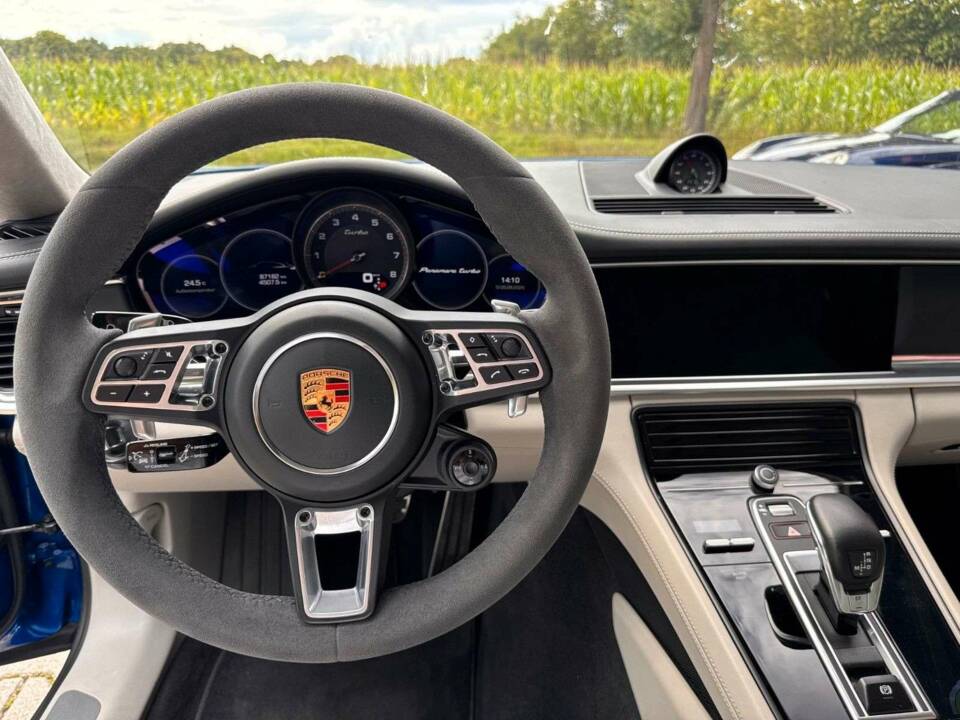 Bild 16/20 von Porsche Panamera Turbo Sport Turismo (2019)