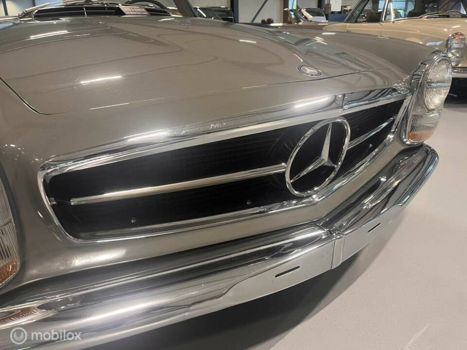 Immagine 16/33 di Mercedes-Benz 280 SL (1968)