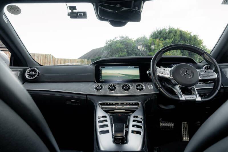 Image 36/50 of Mercedes-AMG GT 43 (2020)