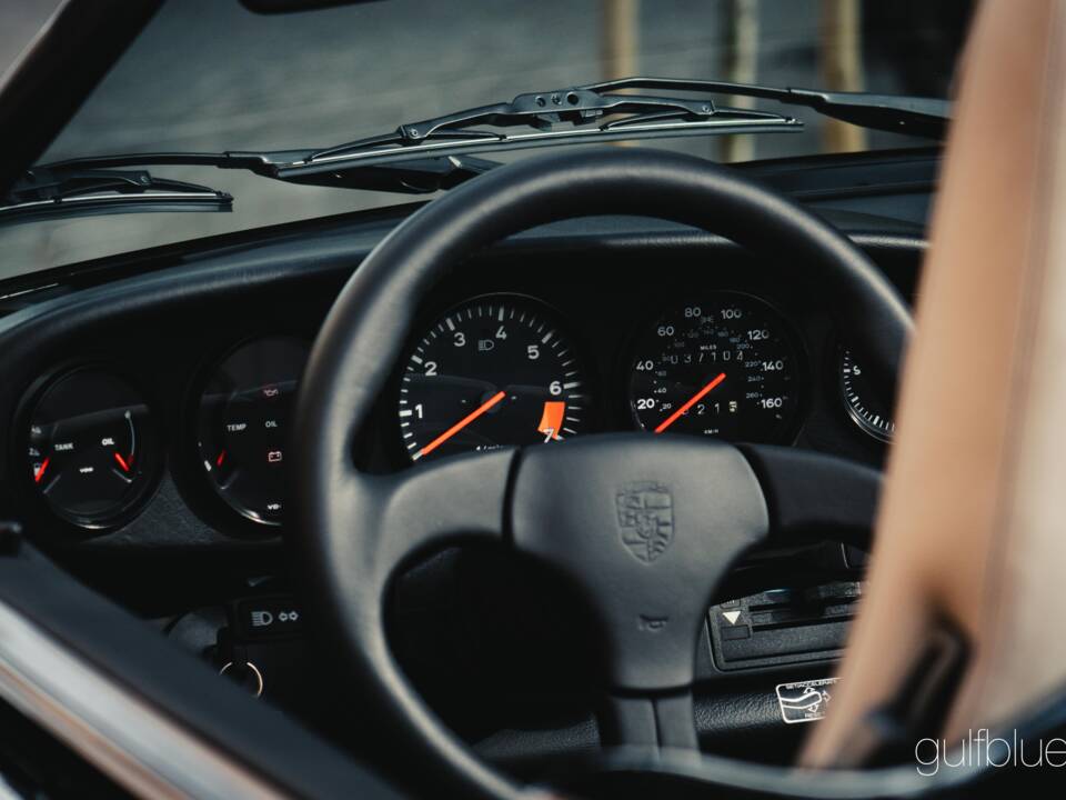 Image 75/85 of Porsche 911 Speedster 3.2 (1989)