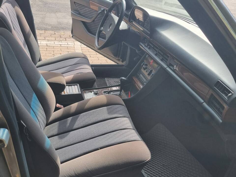 Image 8/12 of Mercedes-Benz 420 SE (1989)