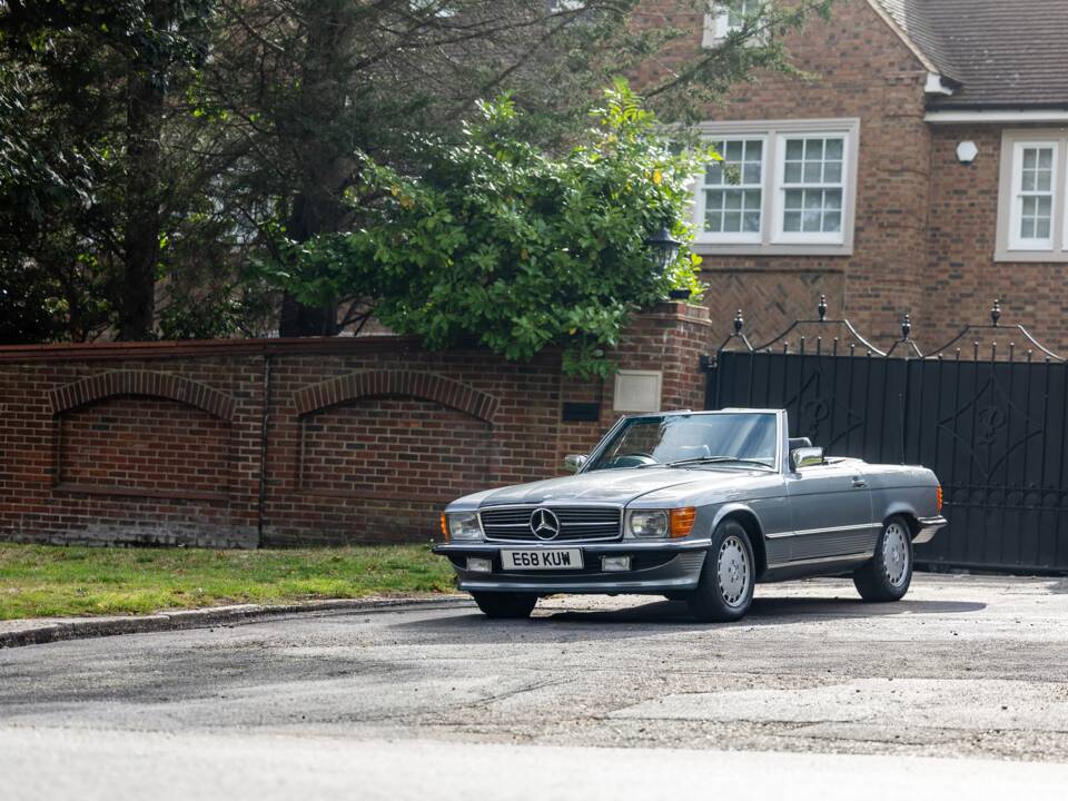 Afbeelding 10/27 van Mercedes-Benz 420 SL (1987)