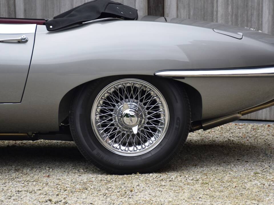 Image 29/38 de Jaguar E-Type 4.2 (1965)