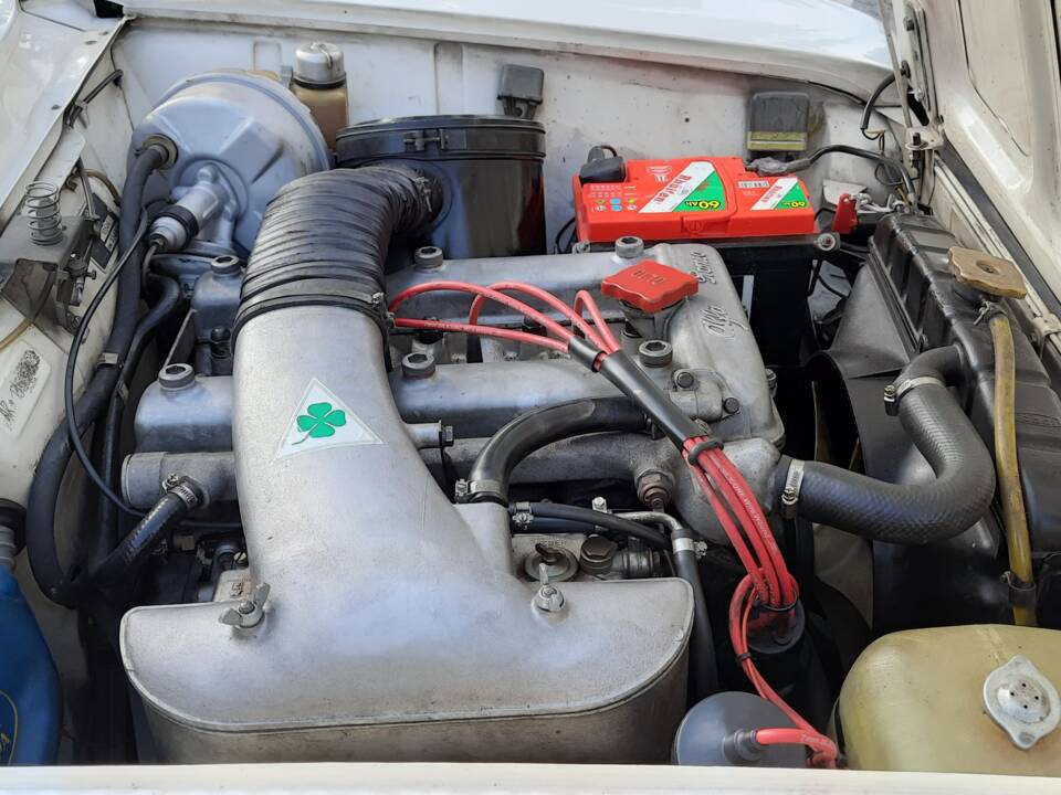 Afbeelding 12/35 van Alfa Romeo 1750 GT Veloce (1968)