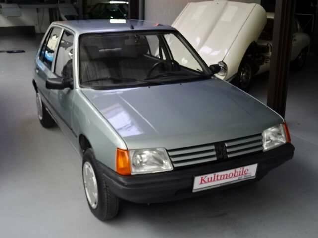 Image 2/17 of Peugeot 205 Diesel (1988)