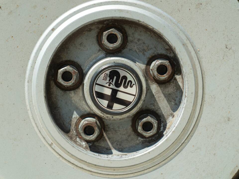 Immagine 19/50 di Alfa Romeo 75 2.0 Twin Spark (1989)