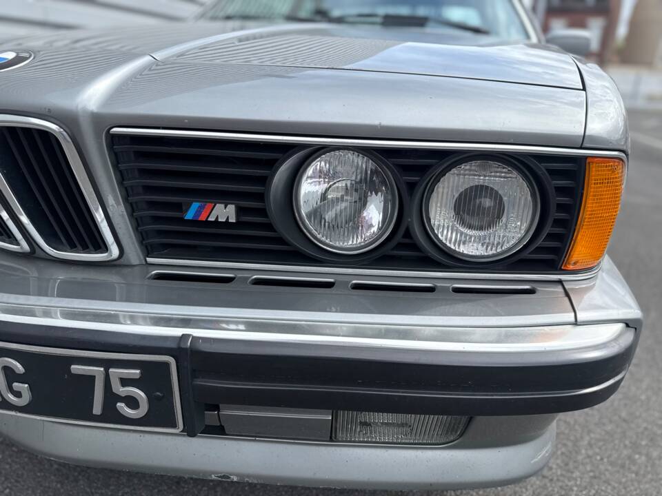 Image 23/79 of BMW M 635 CSi (1989)