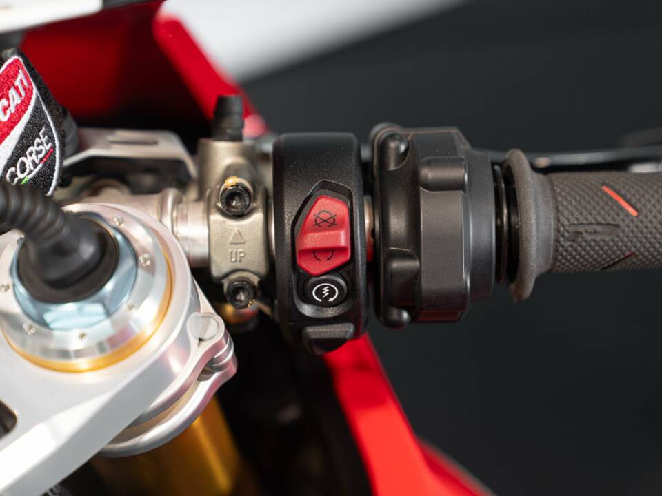 Bild 23/44 von Ducati DUMMY (2019)