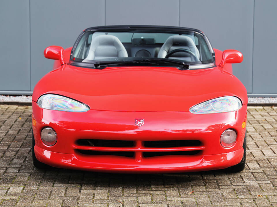 Image 24/61 of Dodge Viper RT&#x2F;10 (1993)