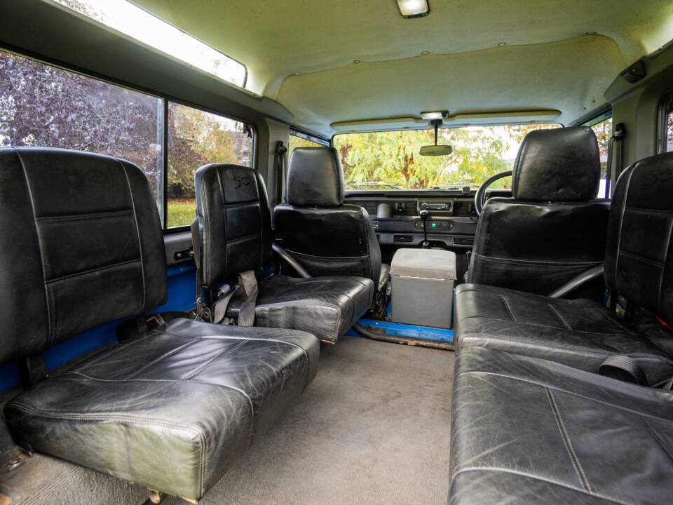 Image 42/50 of Land Rover Defender 90 "50th Anniversary" (1998)