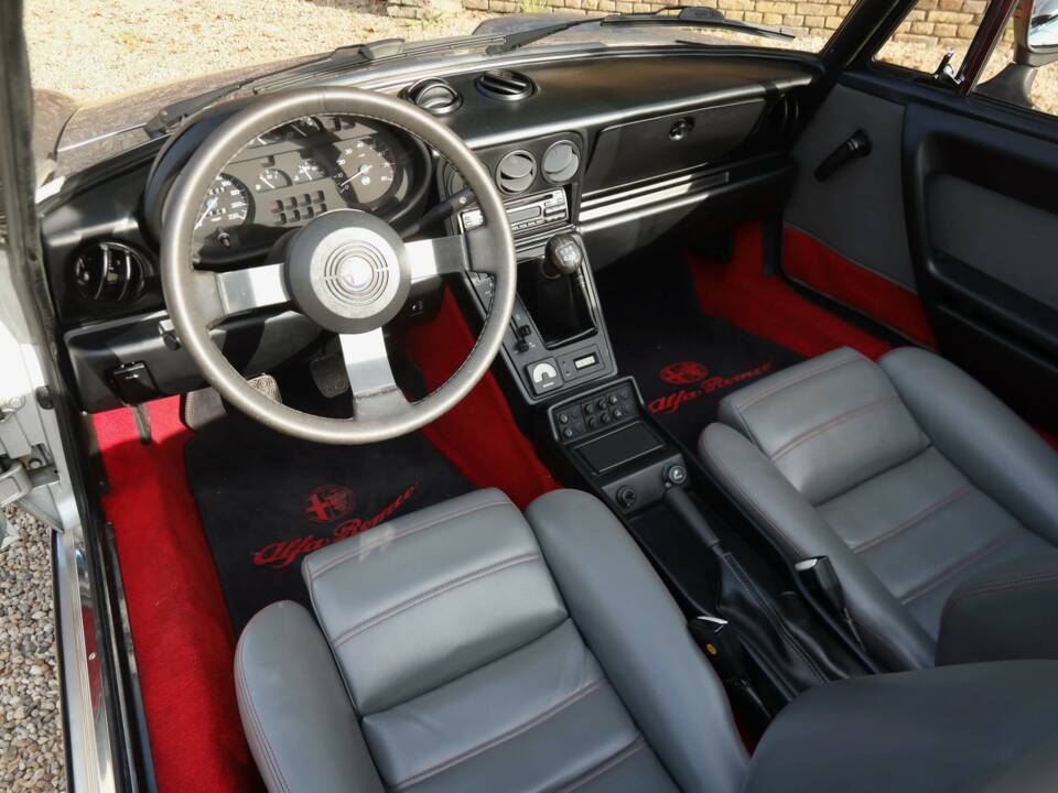 Image 45/50 de Alfa Romeo 2.0 Spider QV (1988)