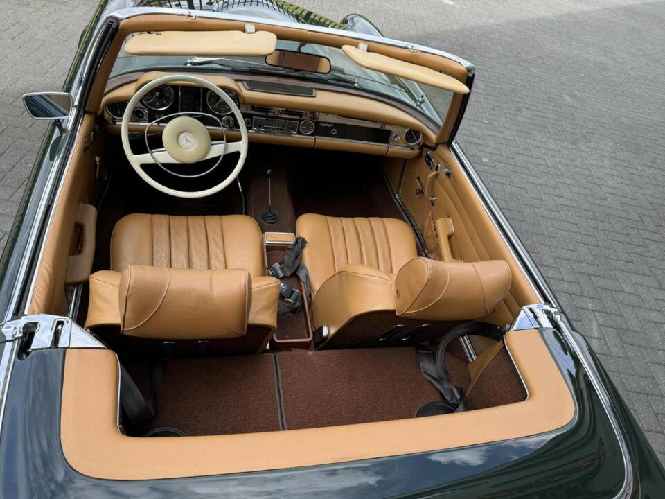 Image 32/50 de Mercedes-Benz 280 SL (1969)