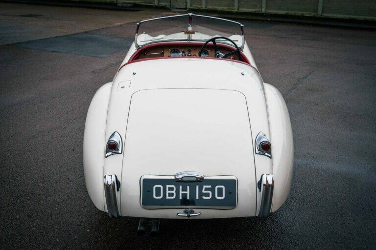 Image 11/43 of Jaguar XK 120 OTS (1951)