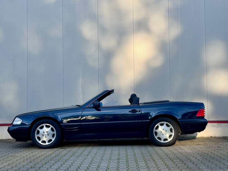 Image 4/49 de Mercedes-Benz SL 500 (1997)