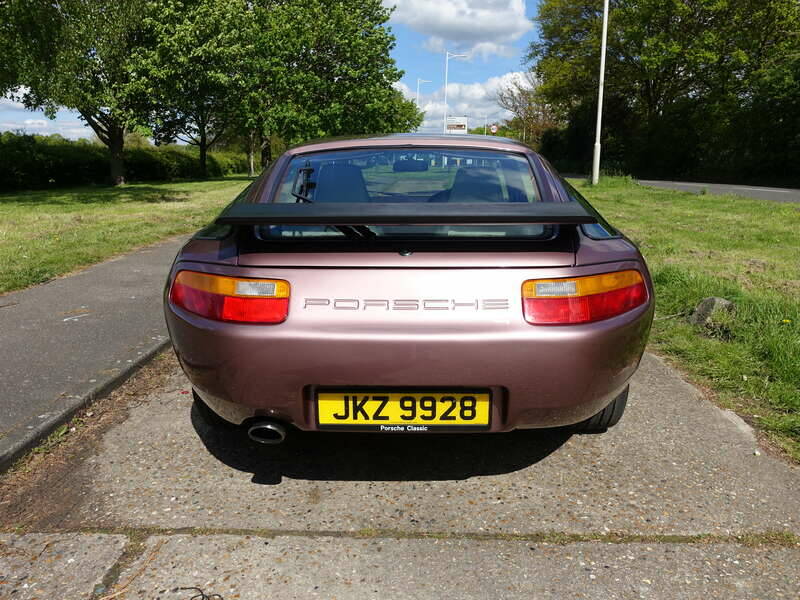 Image 8/30 of Porsche 928 S4 (1987)