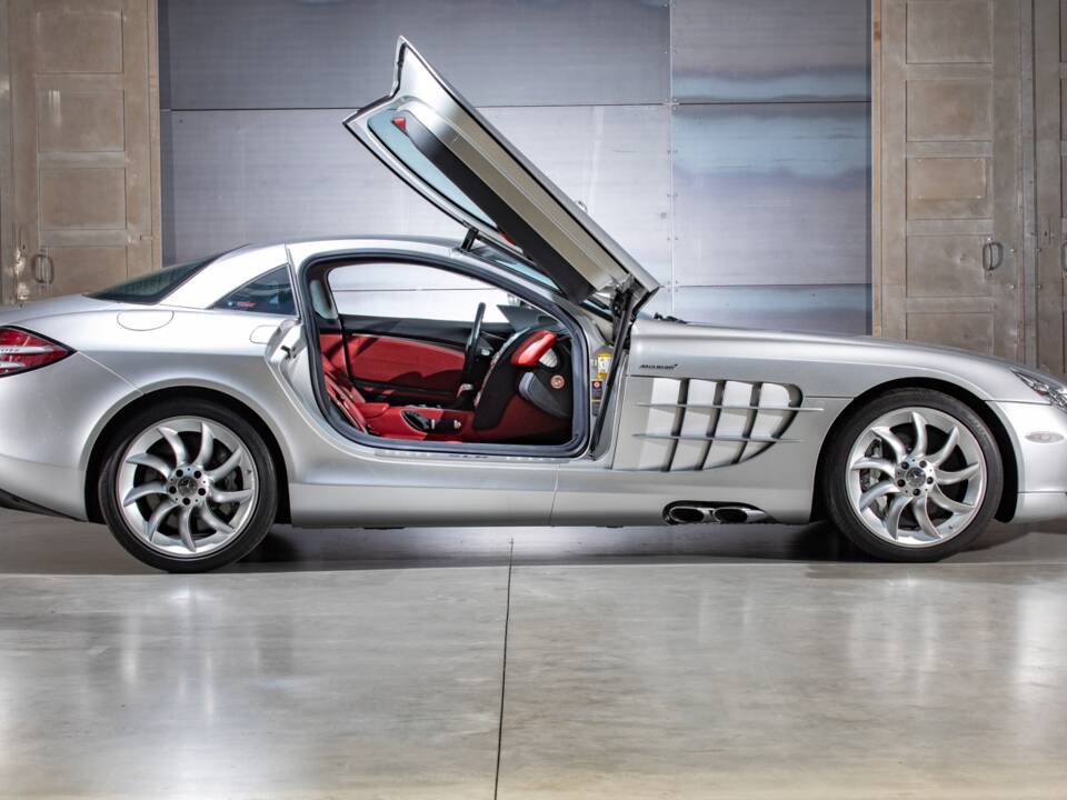 Bild 7/29 von Mercedes-Benz SLR McLaren (2004)