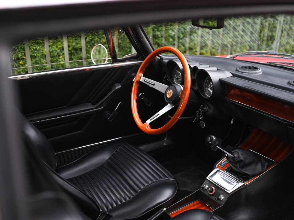 Image 29/36 of Alfa Romeo 2000 GT Veloce (1972)