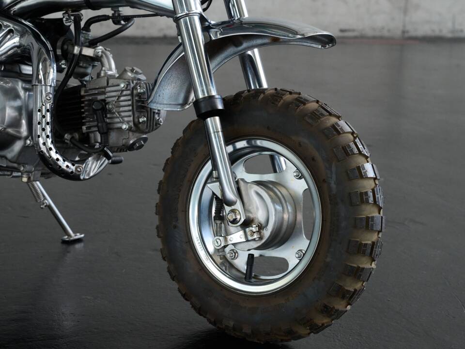 Immagine 8/30 di Honda Z 50 Monkey (1986)