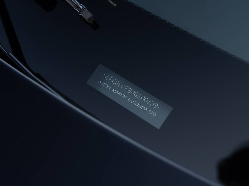 Image 40/83 de Aston Martin V12 Vantage (2009)