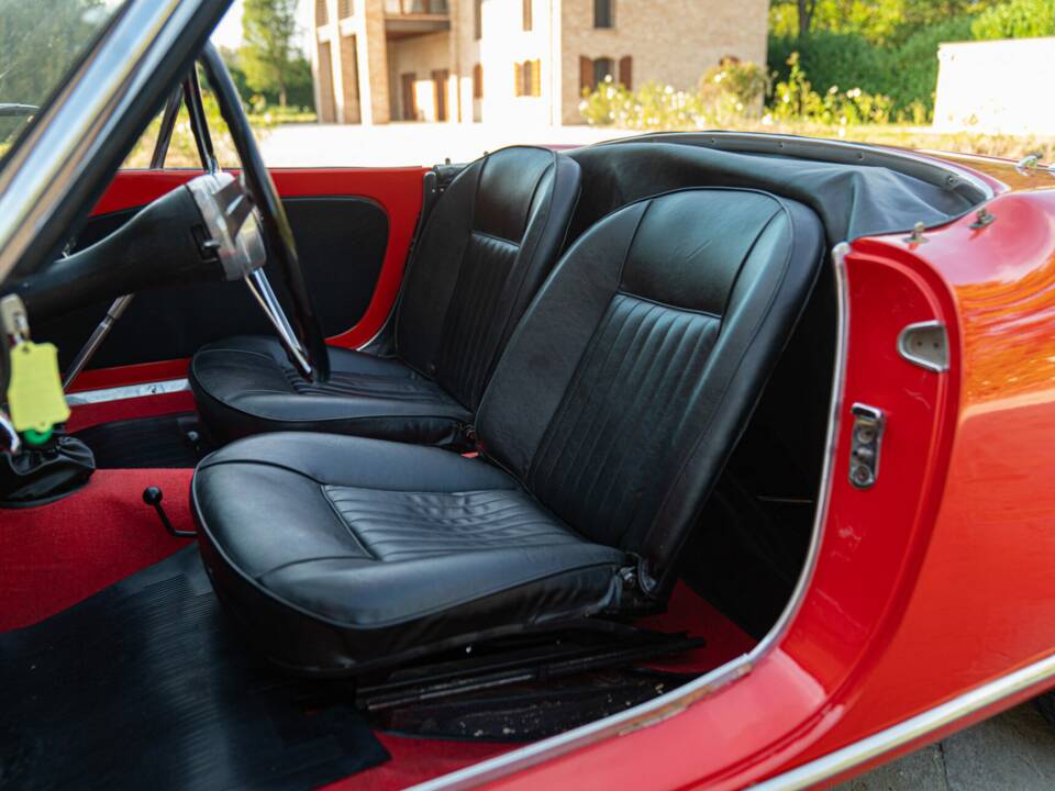 Immagine 43/50 di Alfa Romeo Giulia 1600 Spider (1964)