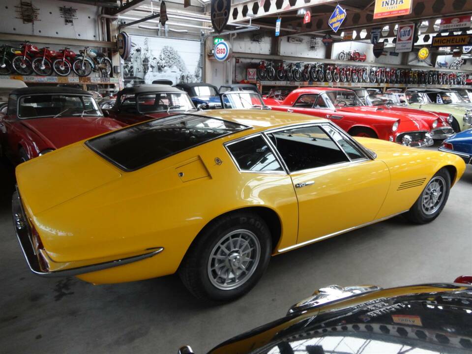 Image 3/47 de Maserati Ghibli (1968)