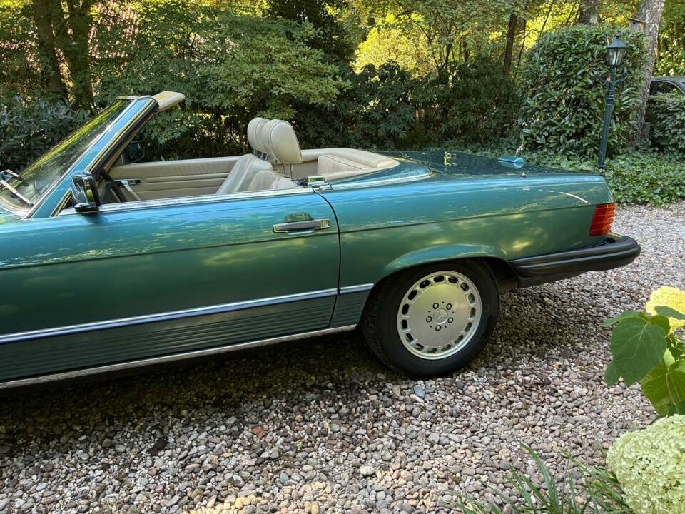 Image 5/30 of Mercedes-Benz 560 SL (1988)