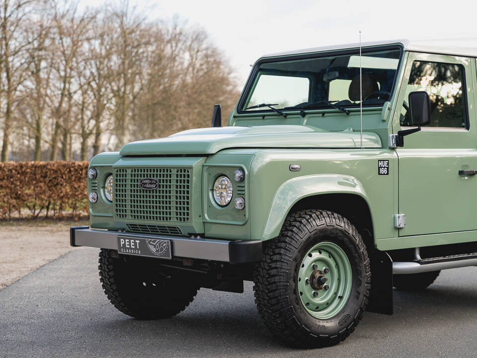 Bild 24/37 von Land Rover Defender (2016)