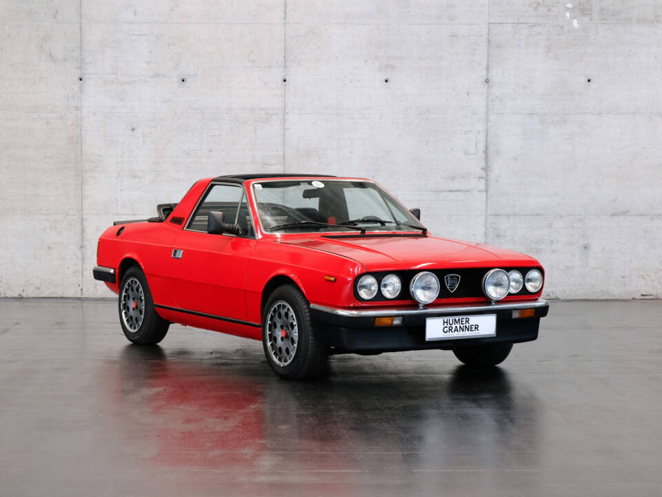 Image 2/20 of Lancia Beta Spider 2000 (1980)