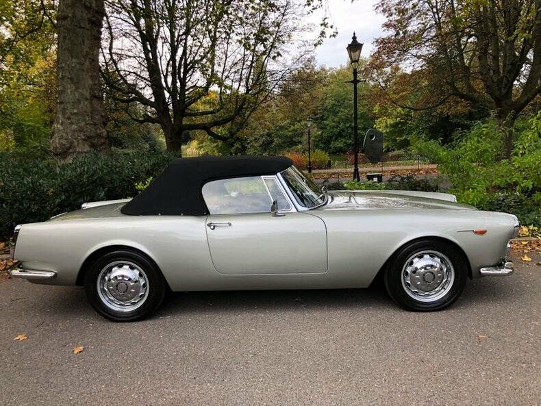 Imagen 27/50 de Alfa Romeo 2600 Spider (1964)
