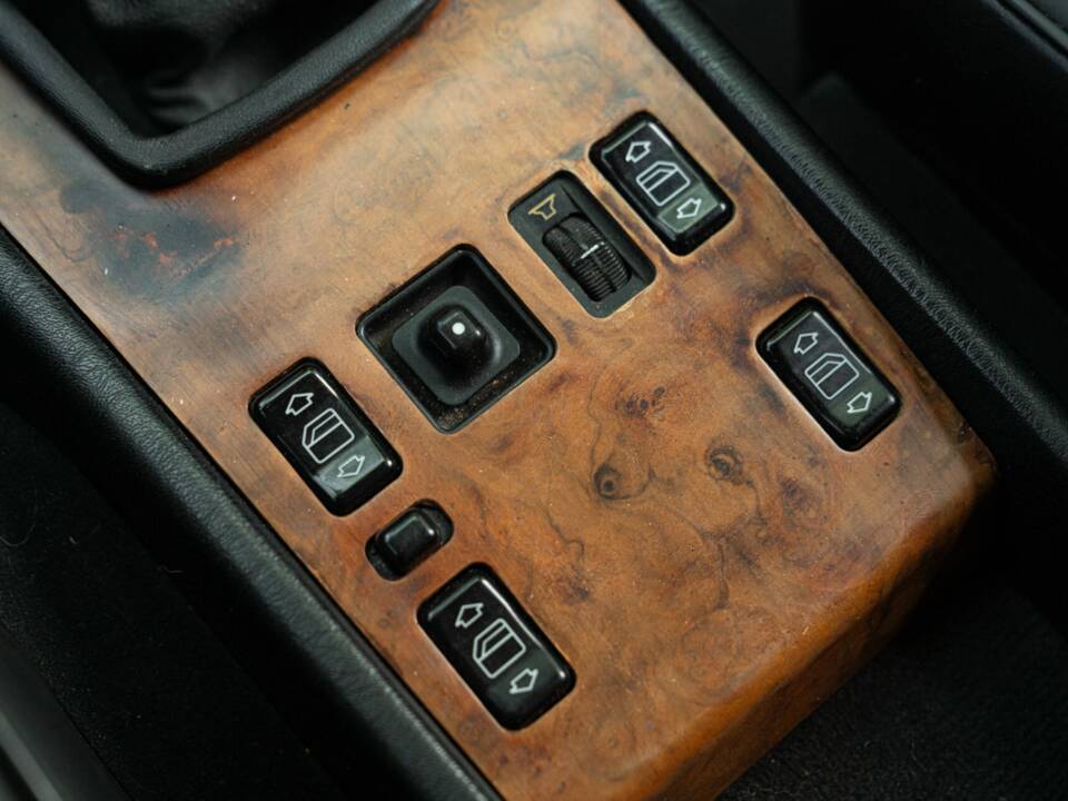 Bild 39/50 von Mercedes-Benz 300 E-24 (1989)