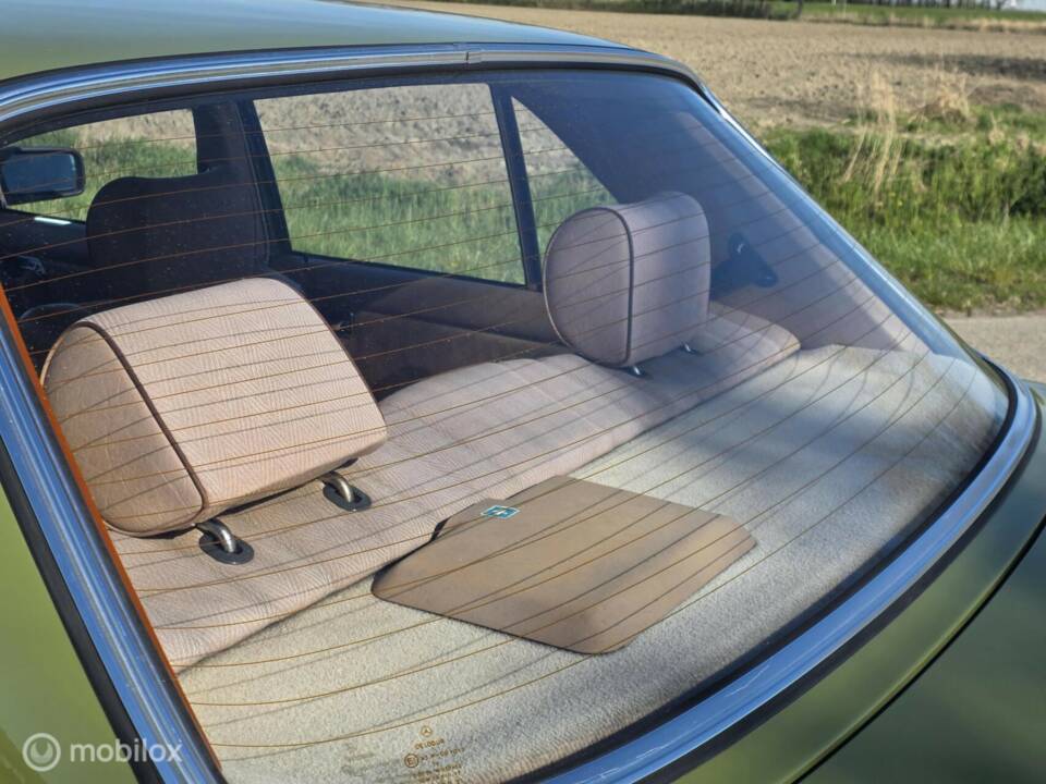 Imagen 9/50 de Mercedes-Benz 200 D (1982)