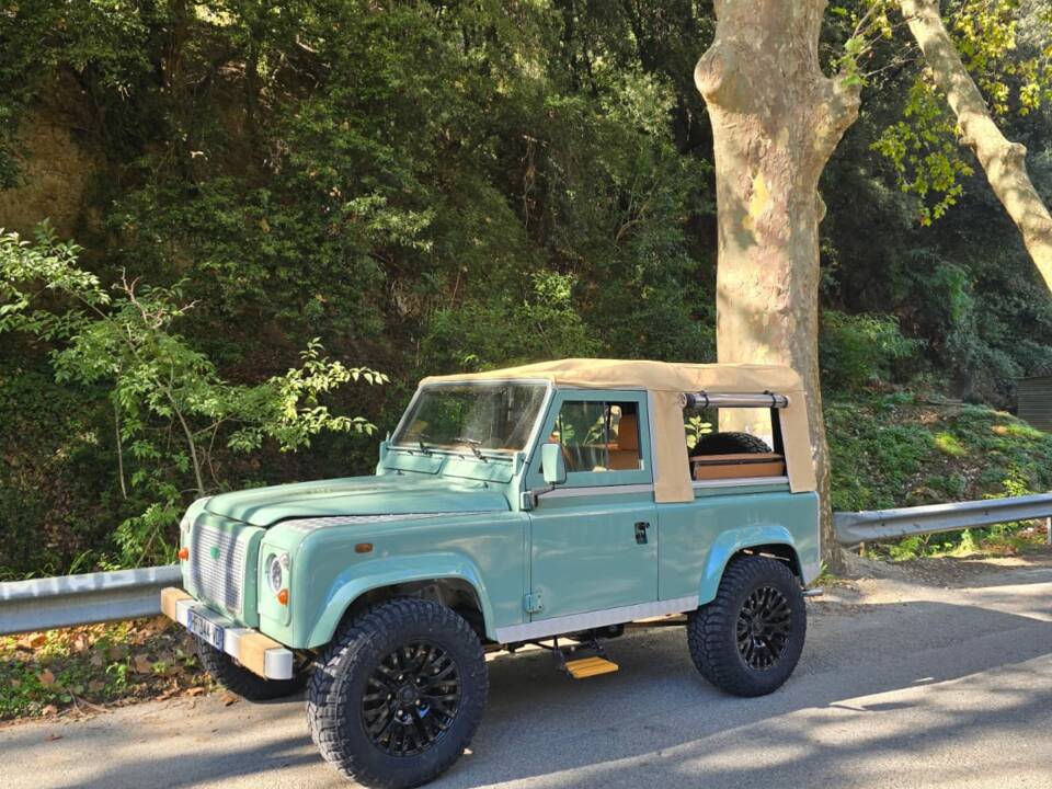 Image 24/72 of Land Rover 90 (1987)