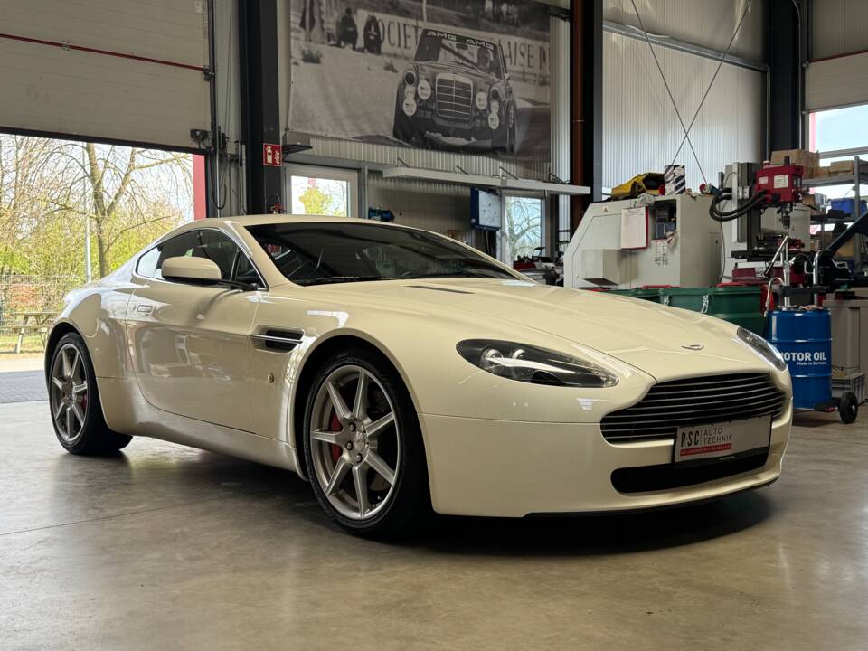 Image 8/25 of Aston Martin V8 Vantage (2007)