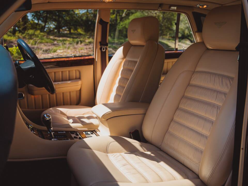 Bild 46/50 von Bentley Brooklands R Mulliner (1998)