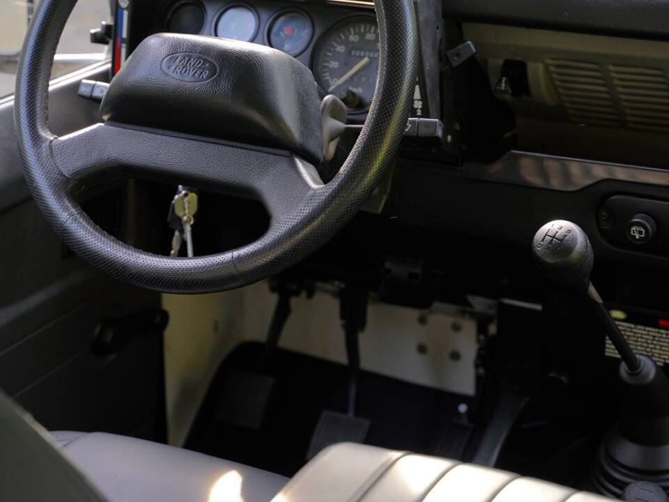 Image 11/96 of Land Rover Defender 90 (1995)