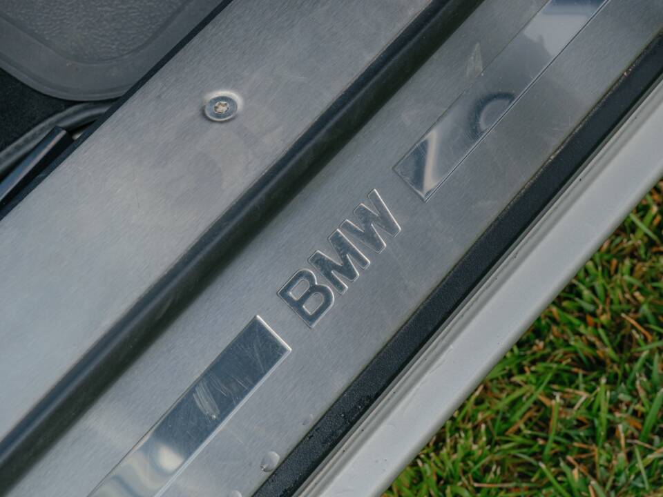 Image 106/185 of BMW Z8 (2001)
