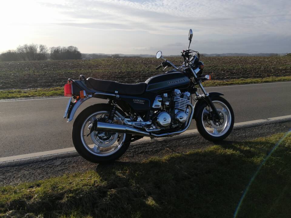 Image 24/54 of Honda CB 900 F Bol d'Or (1979)