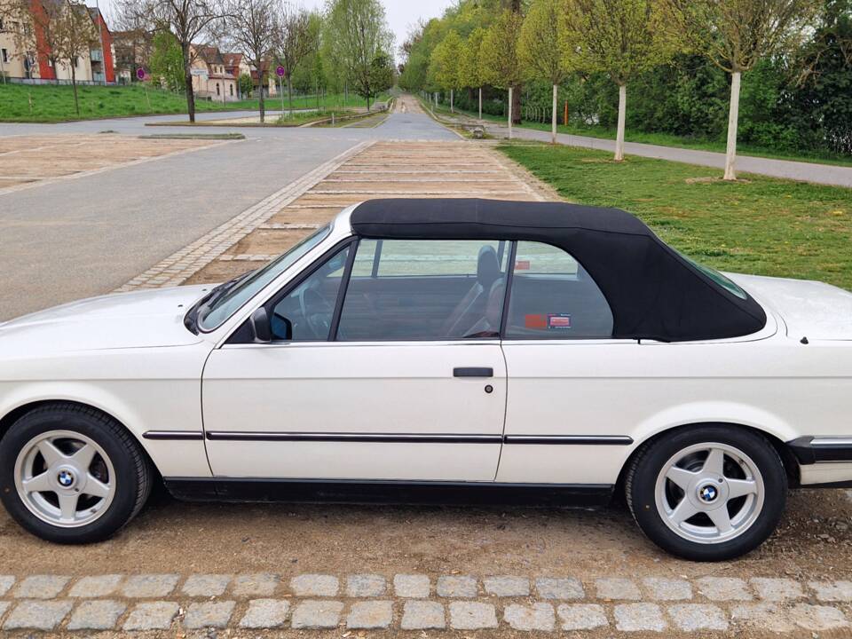 Immagine 4/19 di BMW 325i (1987)