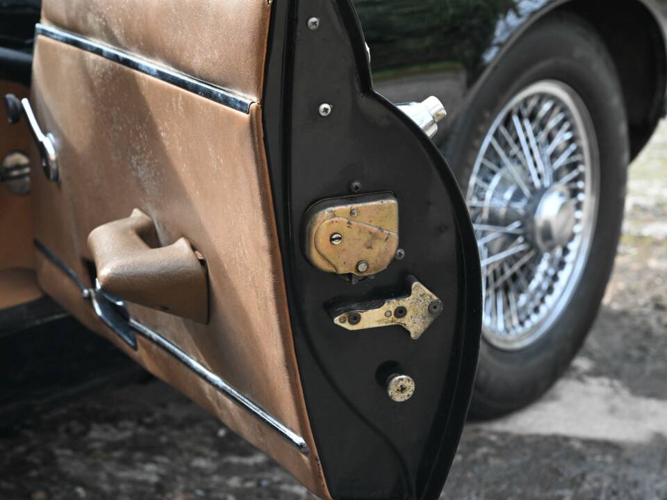 Bild 32/50 von Jaguar E-Type V12 (1974)