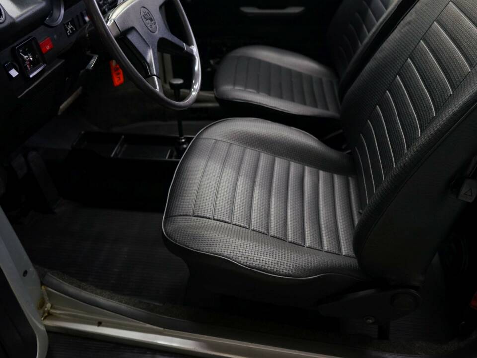 Immagine 26/31 di Volkswagen Käfer 1303 LS (1979)