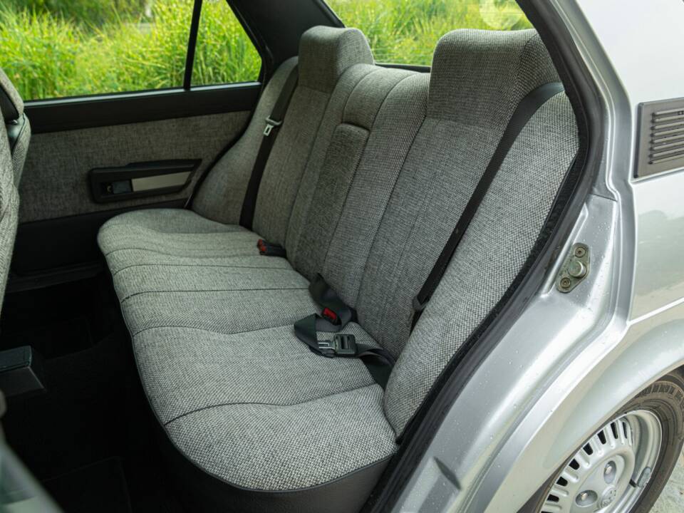 Imagen 28/50 de Alfa Romeo Giulietta 1.8 (1985)